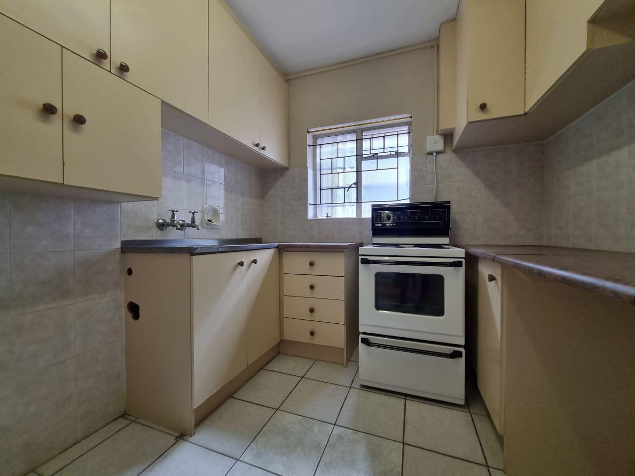 To Let 1 Bedroom Property for Rent in St Georges Park Eastern Cape